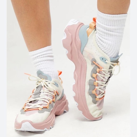 SOREL® Women's Kinetic Breakthru Tech Lace Sneakers in Chalk/Eraser Pink Sz 8.5 - Picture 2 of 10